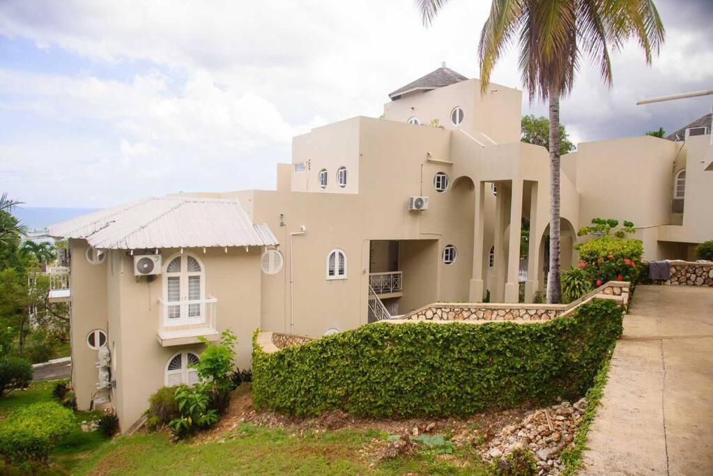 Czar'S Citadel-2 Bedroom Apt 23E At Columbus Heights Ocho Rios Esterno foto
